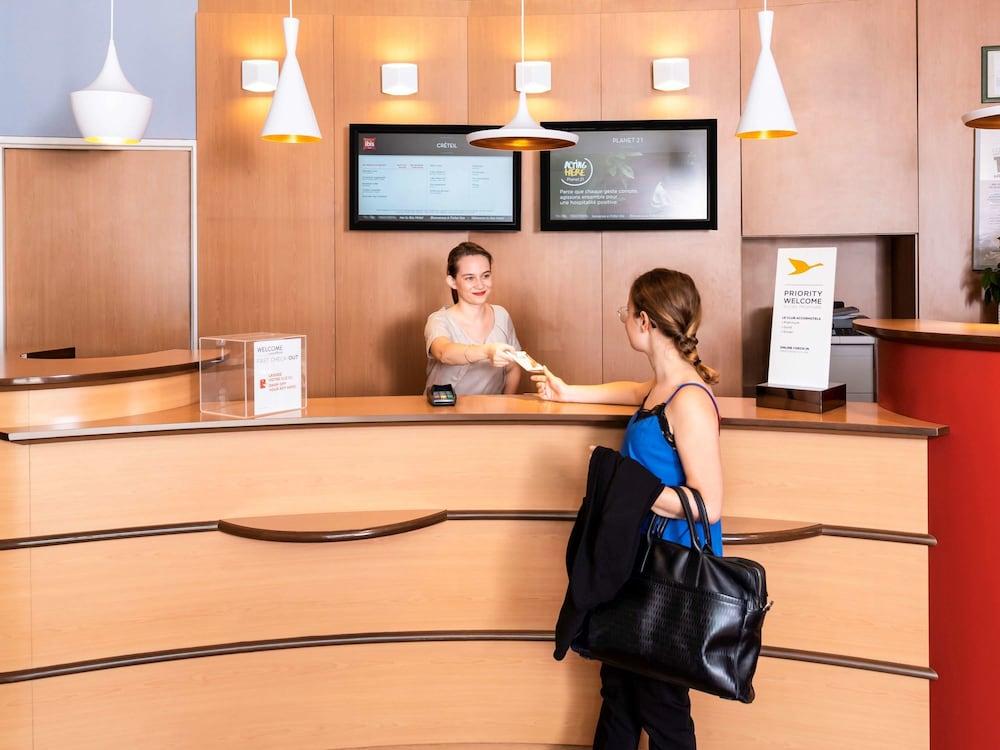 Готель Ibis Paris Кретей Екстер'єр фото