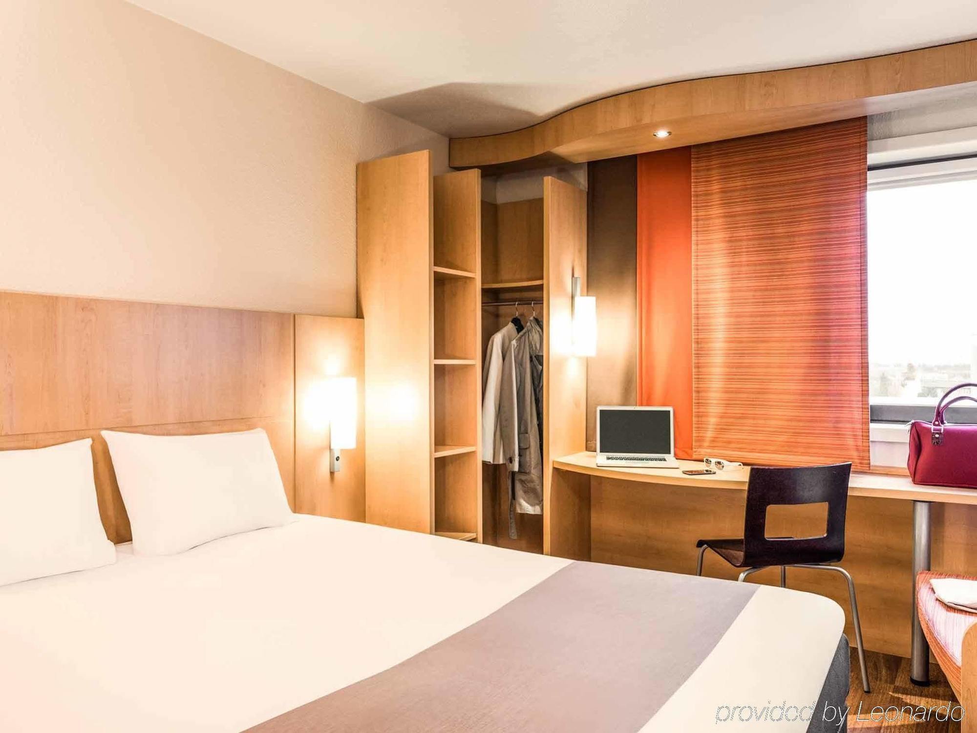 Готель Ibis Paris Кретей Екстер'єр фото